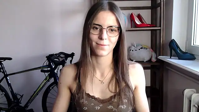 Snapshot of love_megi chatting on December 15, 2025, 2:34 pm love megi online show from December 15, 2025, 2:34 pm