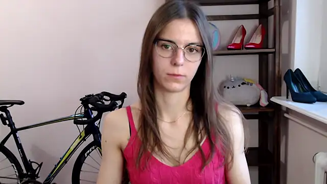 Snapshot of love_megi chatting on December 14, 2025, 7:36 am love megi online show from December 14, 2025, 7:36 am