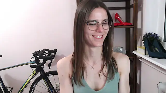 Snapshot of love_megi chatting on February 7, 2026, 7:22 pm love megi online show from February 7, 2026, 7:22 pm