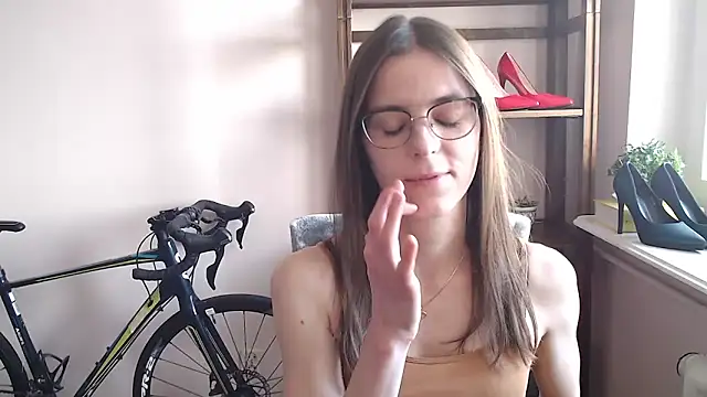 Snapshot of love_megi chatting on February 26, 2026, 2:28 pm love megi online show from February 26, 2026, 2:28 pm