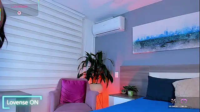  SamantaGomez online show from April 16, 2026, 7:47 pm