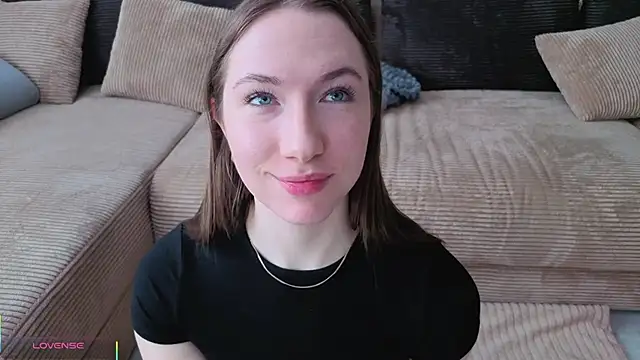 Snapshot of Kira_mindnes chatting on April 19, 2026, 6:25 am Kira mindnes online show from April 19, 2026, 6:25 am