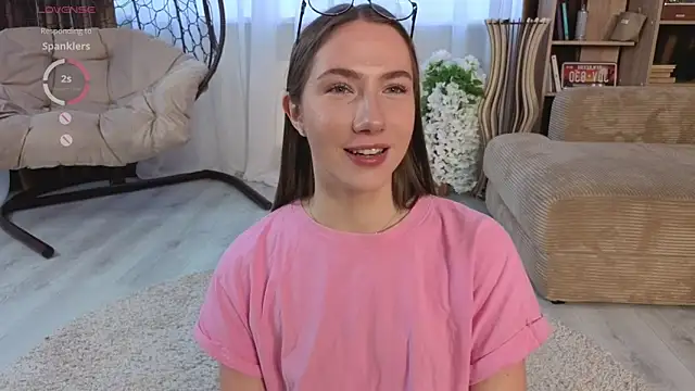 Kira mindnes online show from November 15, 2025, 6:17 am