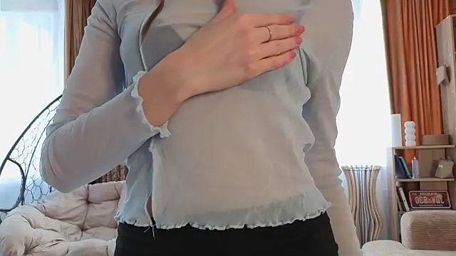 Kira mindnes online show from October 18, 2025, 5:20 am