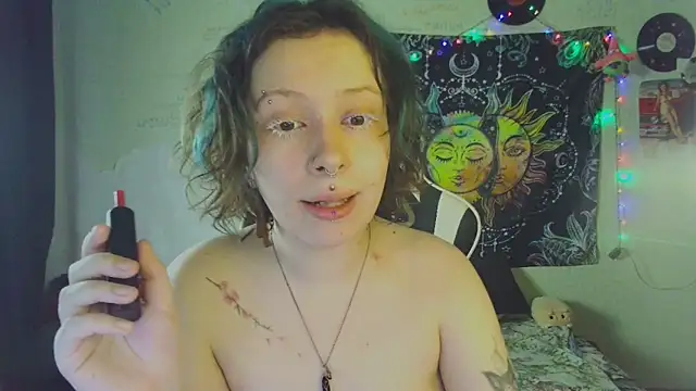 Snapshot of Lil_foxxx chatting on November 5, 2025, 10:29 am Lil foxxx online show from November 5, 2025, 10:29 am