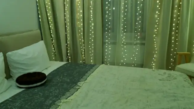 AnnaLotos online show from December 17, 2025, 7:41 pm