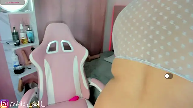 Snapshot of Ashley_dolll chatting on November 26, 2025, 9:04 pm Ashley dolll online show from November 26, 2025, 9:04 pm