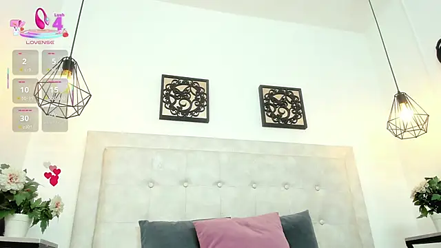 Snapshot of Lola_Blondie chatting on March 22, 2025, 8:40 am Lola Blondie online show from March 22, 2025, 8:40 am