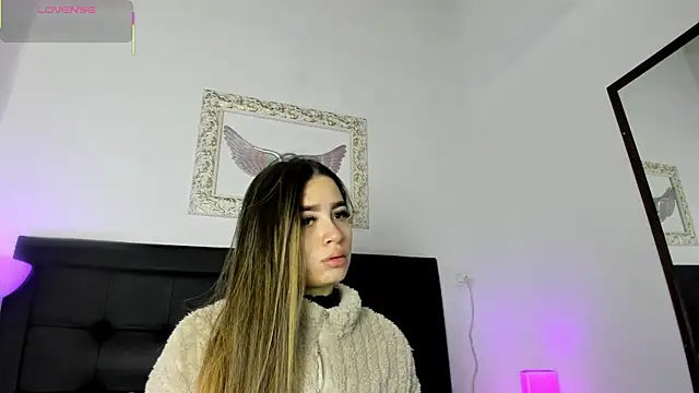 Snapshot of Lola_Blondie chatting on September 9, 2025, 11:52 am Lola Blondie online show from September 9, 2025, 11:52 am