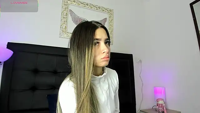 Snapshot of Lola_Blondie chatting on September 17, 2025, 12:07 pm Lola Blondie online show from September 17, 2025, 12:07 pm