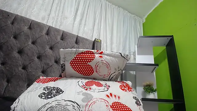 ANA-BULLOCK- online show from December 16, 2025, 12:09 pm