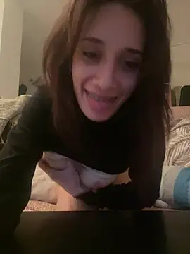Snapshot of laprincesa2punto0 chatting on March 7, 2025, 8:44 pm laprincesa2punto0 online show from March 7, 2025, 8:44 pm