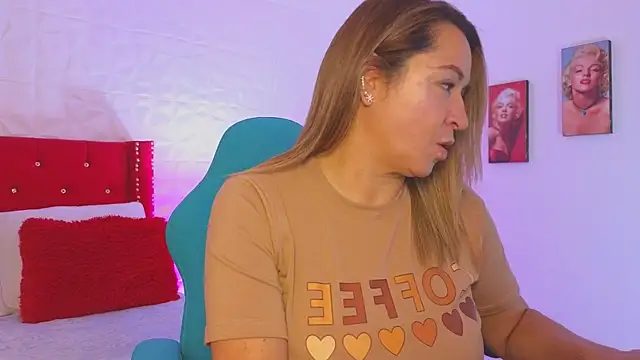 Snapshot of weet_Evans___ chatting on November 11, 2025, 3:12 am weet Evans online show from November 11, 2025, 3:12 am