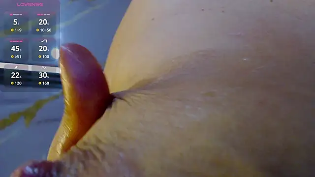 Zoebreastmilk2 online show from November 21, 2025, 4:17 pm