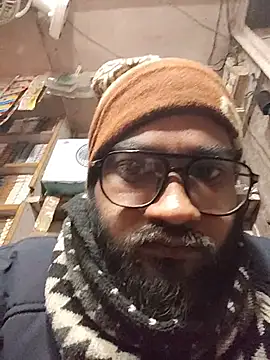 Snapshot of mpaale11 chatting on December 20, 2025, 3:15 pm mpaale11 online show from December 20, 2025, 3:15 pm