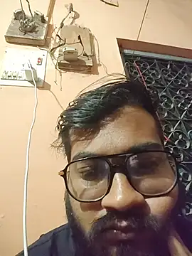 Snapshot of mpaale11 chatting on December 19, 2025, 2:30 pm mpaale11 online show from December 19, 2025, 2:30 pm