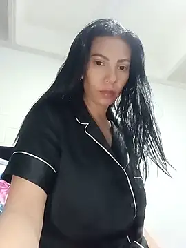 Snapshot of DaphneRosses chatting on June 10, 2026, 1:12 pm DaphneRosses online show from June 10, 2026, 1:12 pm