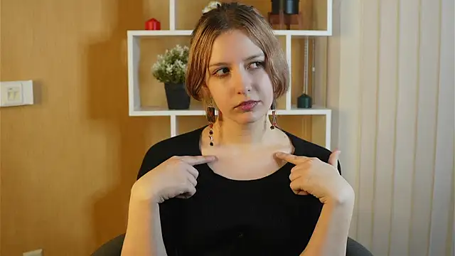 EsmeDecoursey online show from March 12, 2025, 1:19 pm