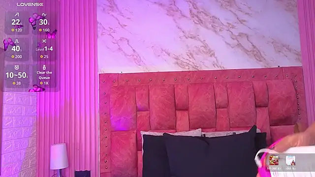 Snapshot of goldilockss15 chatting on April 4, 2026, 11:28 am goldilockss15 online show from April 4, 2026, 11:28 am