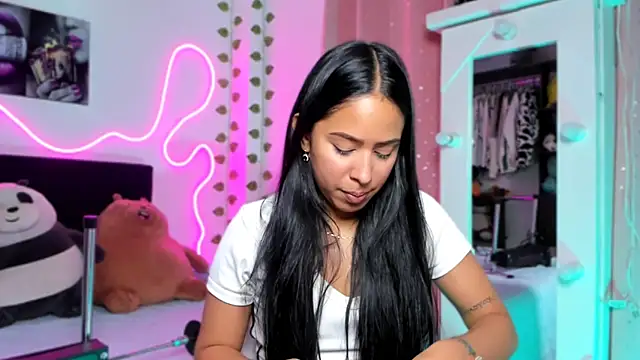 Snapshot of Vickysth chatting on September 27, 2025, 11:55 pm Vickysth online show from September 27, 2025, 11:55 pm