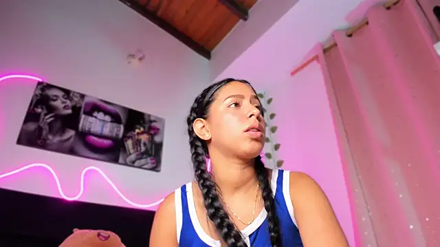 Snapshot of Vickysth chatting on October 4, 2025, 1:40 am Vickysth online show from October 4, 2025, 1:40 am