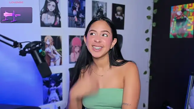 Snapshot of Vickysth chatting on October 7, 2025, 10:44 pm Vickysth online show from October 7, 2025, 10:44 pm