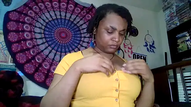 Snapshot of GardeniaFields chatting on May 12, 2026, 5:04 am GardeniaFields online show from May 12, 2026, 5:04 am