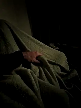 Snapshot of Smokeym123 chatting on October 17, 2025, 4:49 am Smokeym123 online show from October 17, 2025, 4:49 am