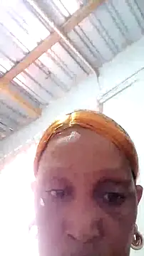 Snapshot of JuicyBigClitt chatting on October 22, 2025, 12:37 pm JuicyBigClitt online show from October 22, 2025, 12:37 pm