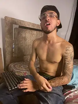 Snapshot of Zayn_kane chatting on May 22, 2026, 2:20 am Zayn kane online show from May 22, 2026, 2:20 am