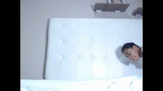 Snapshot of willow_smitt chatting on September 14, 2025, 12:49 pm willow smitt online show from September 14, 2025, 12:49 pm