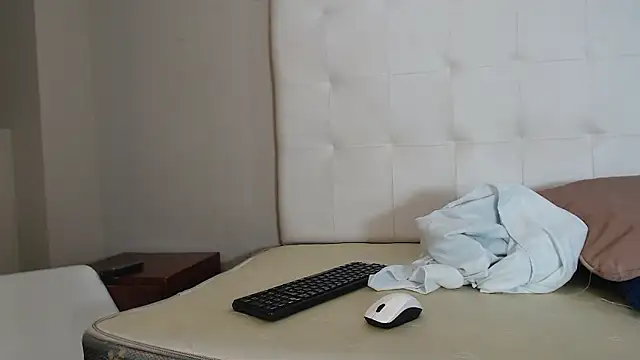 Snapshot of willow_smitt chatting on January 12, 2026, 12:12 pm willow smitt online show from January 12, 2026, 12:12 pm