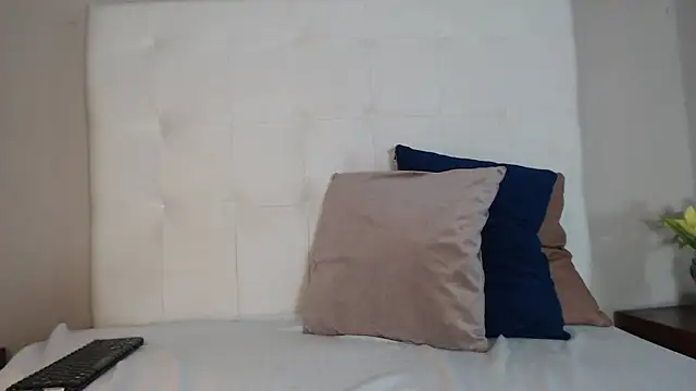 Snapshot of willow_smitt chatting on January 7, 2026, 12:21 pm willow smitt online show from January 7, 2026, 12:21 pm