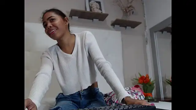 Snapshot of willow_smitt chatting on September 13, 2025, 1:22 pm willow smitt online show from September 13, 2025, 1:22 pm