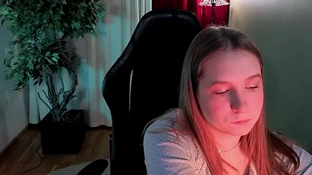 Snapshot of saint_trisha chatting on February 20, 2026, 8:33 pm saint trisha online show from February 20, 2026, 8:33 pm