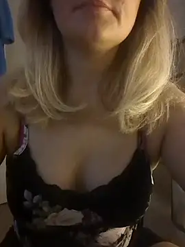 Pixie-Peach online show from March 21, 2025, 11:56 pm