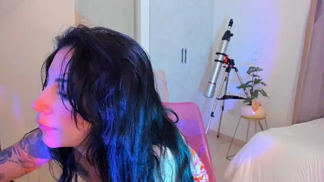 roxy hell online show from March 18, 2026, 9:15 pm