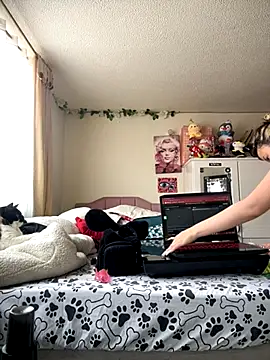 VictoriaGerard Pink online show from September 18, 2025, 4:43 pm