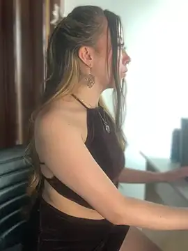 VictoriaGerard Pink online show from March 19, 2025, 5:17 pm