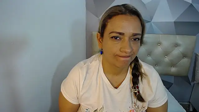 Milf-Prettyboobs online show from December 15, 2025, 6:25 pm