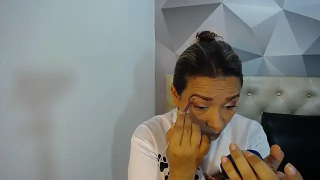 Milf-Prettyboobs online show from November 23, 2025, 11:09 am