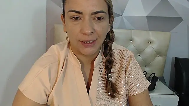 Snapshot of Milf-Prettyboobs chatting on February 5, 2026, 10:44 am Milf-Prettyboobs online show from February 5, 2026, 10:44 am