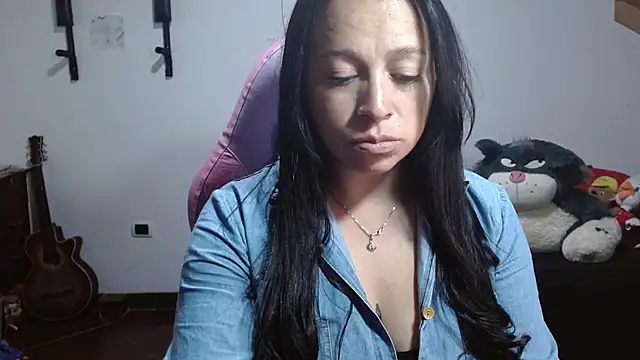 Snapshot of Selene_mixx chatting on June 18, 2026, 8:47 pm Selene mixx online show from June 18, 2026, 8:47 pm