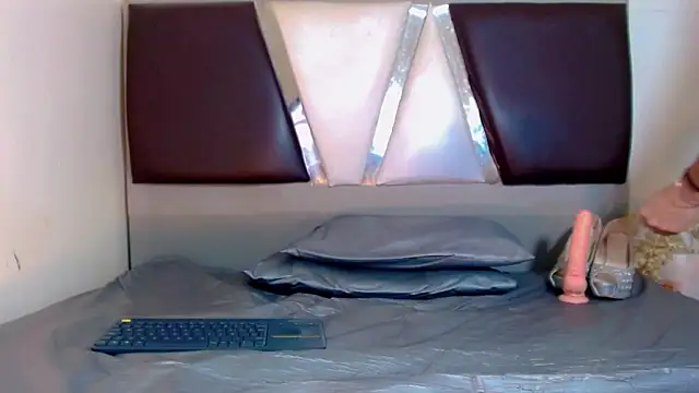 alexsandra kiss online show from November 17, 2025, 11:25 am