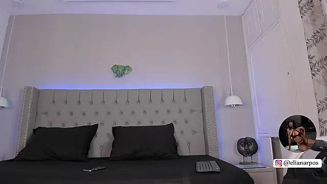 Snapshot of Emiliana_Rios chatting on September 20, 2025, 3:33 am Emiliana Rios online show from September 20, 2025, 3:33 am