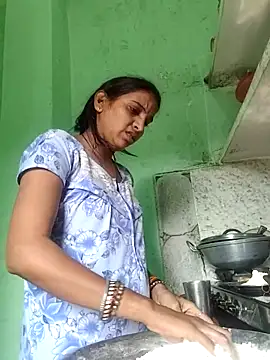 Hotty-Nidhi online show from November 30, 2025, 6:14 am