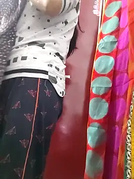 Hotty-Nidhi online show from December 1, 2025, 4:02 am