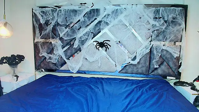 charlotte walker1 online show from October 30, 2025, 6:12 am