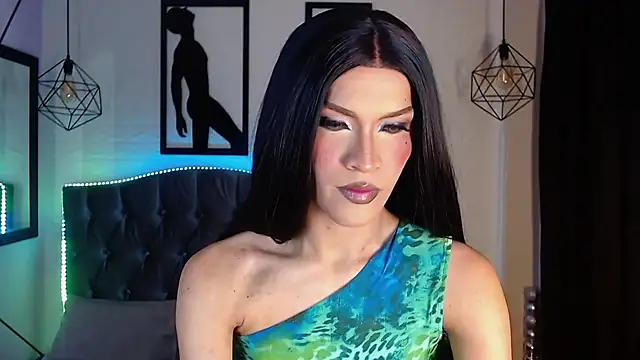 agatha rodriguez online show from February 25, 2026, 7:03 pm