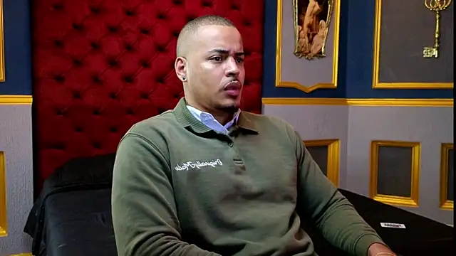 AshtonnSummer online show from March 20, 2025, 11:38 am